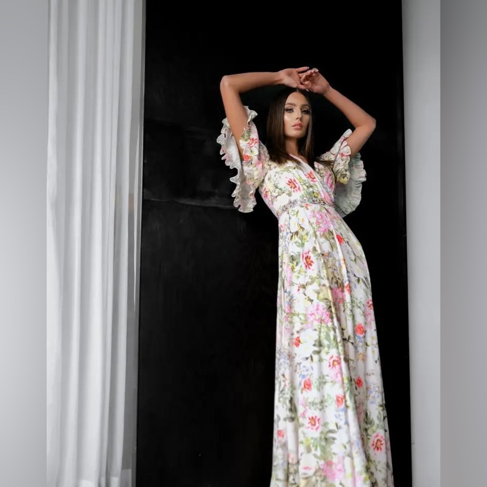 MAC DUGGAL
Floral Print Faux Wrap Flutter Sleeve A Line Gown - Picture 17 of 17